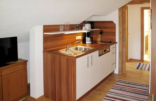 Oberwang Villa | Lovely apartment in villa for 6 guests with WIFI, TV, balcony and parking