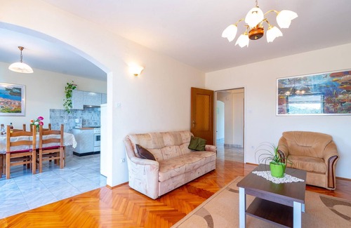 Zavalatica Apartment | Lovely apartment in Cara with WiFi