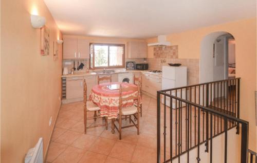 Porcio Apartment | Lovely Apartment In Castagniers
