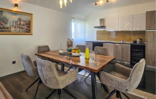 Kucice Apartment | Lovely Apartment In Kucice With Wifi