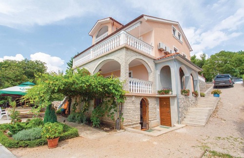 Municipality of Omisalj Apartment | Lovely apartment in Malinska with WiFi