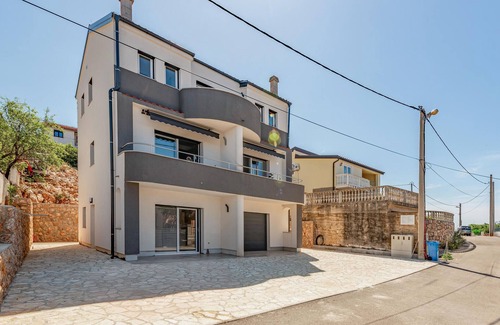 Prizna Apartment | Lovely apartment in Prizna with WiFi