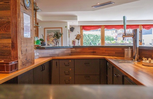 Vercorin House | Lovely apartment in villa for 23 guests with WIFI, hot tub and terrace