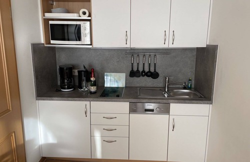 Sellin Villa | Lovely apartment in villa for 4 guests with WIFI, TV, terrace and pets allowed