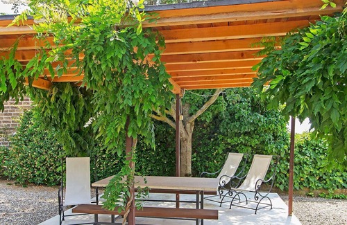 Sasso dʼOmbrone Villa | Lovely apartment in villa for 6 guests with WIFI, A/C, pool, patio and parking