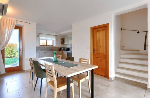 Baredine House | Lovely apartment in villa for 6 guests with WIFI, pool, A/C, TV, terrace and panoramic view