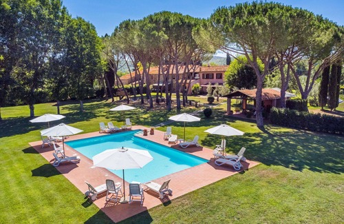 Suvereto Villa | Lovely apartment in villa for 4 guests with WIFI, pool, A/C, terrace and parking