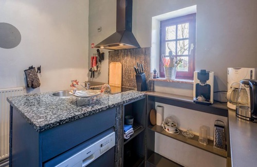Mesch Apartment | Lovely Apartment in Mesch with Parking
