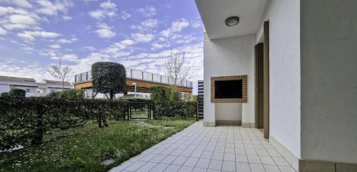 Bibione Lido del Sole Apartment | Lovely apartment overlooking the pool in Bibione