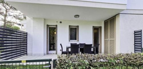 Bibione Lido del Sole Apartment | Lovely apartment overlooking the pool in Bibione