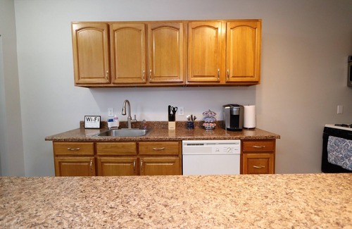 Belleville Apartment | ★Lovely Apt Close to American Dream and NYC!★