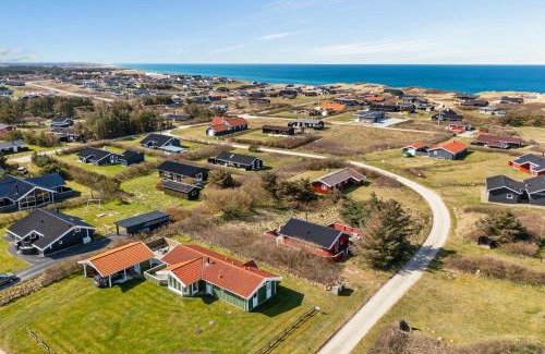 Nr. Lyngby House | Lovely, Authentic Holiday Home 350 Meters From The Beach