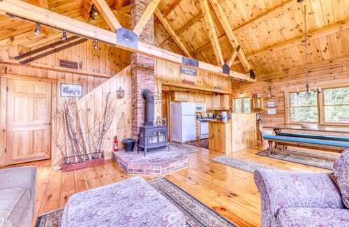 Franconia Cabin | Lovely cabin home with mountain views, direct access to ski and snowshoe trails