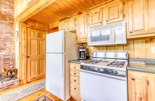 Franconia Cabin | Lovely cabin home with mountain views, direct access to ski and snowshoe trails