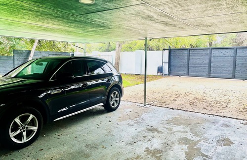 Westgate House | Lovely Central Austin Private Duplex!