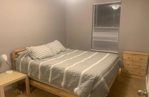 Mapleton Hill Condo | Lovely Condo 2 blocks from Peart St Mall