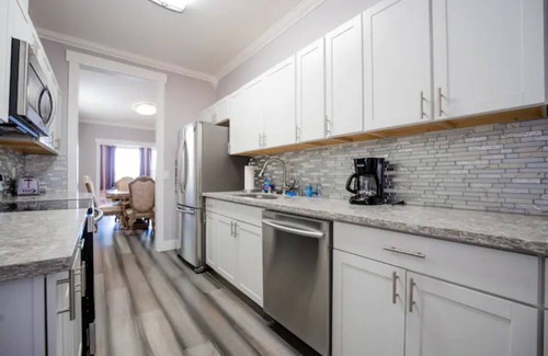 Hilltop House | Lovely converted Victorian home unit 1