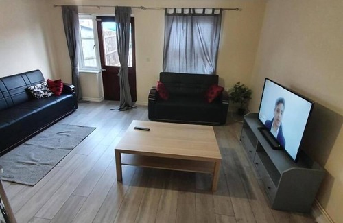 Evelyn House | Lovely, cosy House easy reach to central London