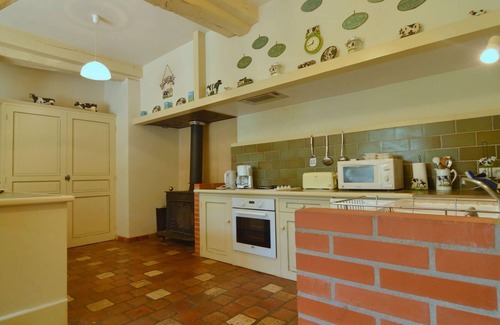 Neons Sur Creuse Cottage | Lovely cottage in Néons-sur-Creuse with garden