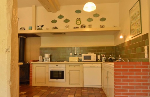 Neons Sur Creuse Cottage | Lovely cottage in Néons-sur-Creuse with garden