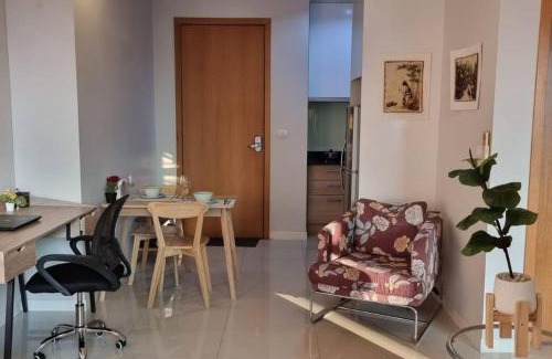 Makkasan Apartment | Lovely Cozy Condo In Trendy Fun Neighborhood