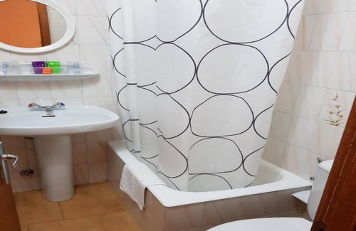 Luarca House | Lovely double room with private bathroom