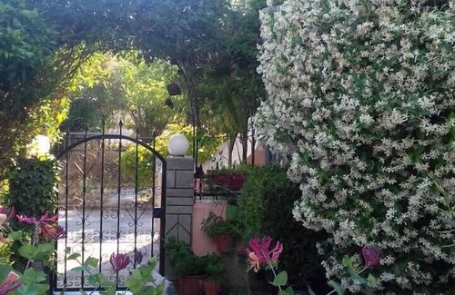 Mytikas House | Lovely family vacation home next to the sea with beautiful sunsets