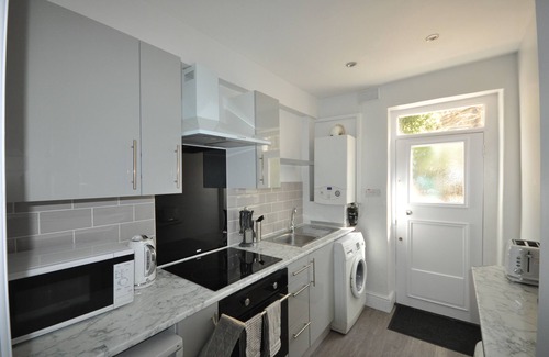 Addison Apartment | Lovely flat in Shepherds Bush with Garden