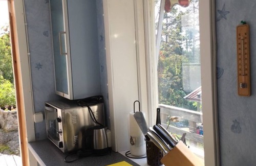 Tyreso O Ski Chalet | Lovely hillside cottage with sea views near Stockholm med internet