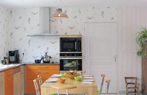 Brain-sur-Allonnes House | Lovely home in Brain-sur-Alonnes