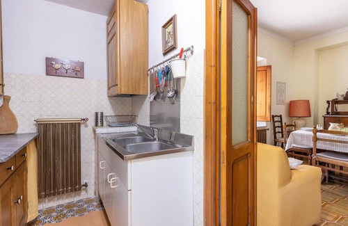 Casone Carpinelli House | Lovely home in Pieve San Lorenzo with jacuzzi