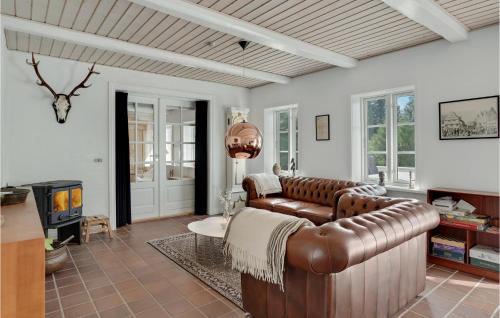 Gjøl House | Lovely Home In Aabybro With Kitchen