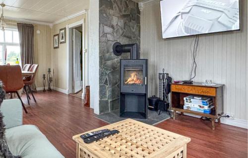 Abelvær House | Lovely Home In Abelvær With Wifi