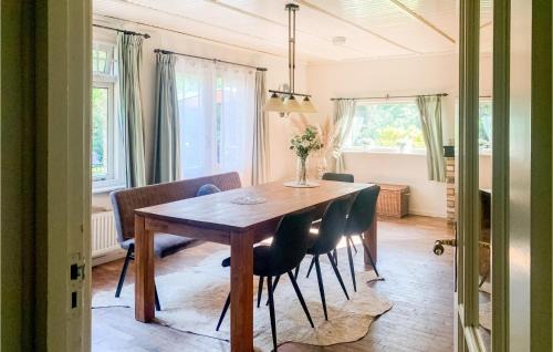 Arendonk House | Lovely Home In Arendonk With Sauna