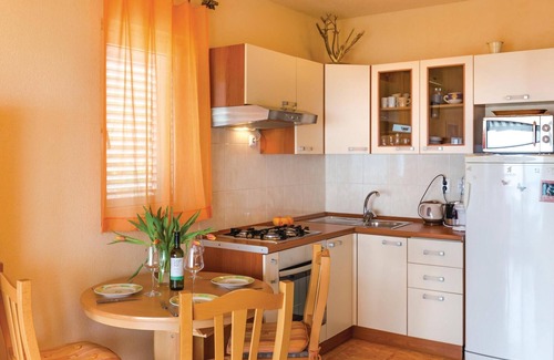 Baska Voda House | Lovely home in Bast with house sea view