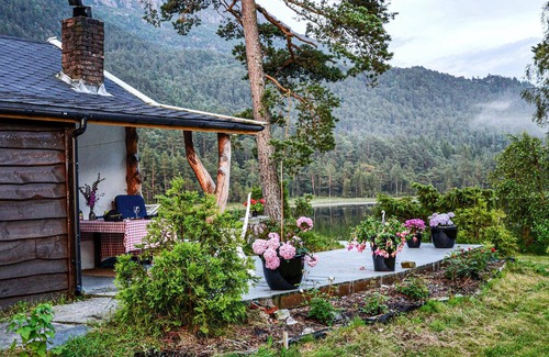 Vindafjord House | Lovely home in Bjoa with kitchen