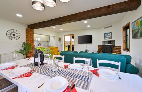 Konjscina House | Lovely home in Bocadir with WiFi