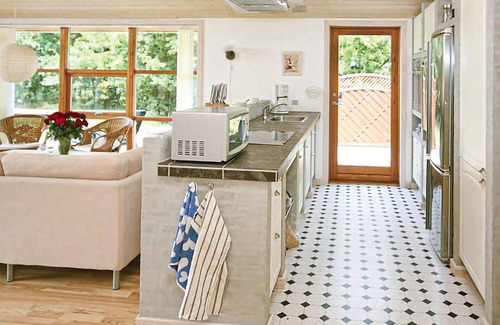 Dannemare House | Lovely home in Dannemare with kitchen