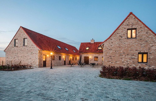 Nieuwkapelle House | Lovely home in Diksmuide with sauna