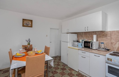 Donji Zagon House | Lovely home in Donji Zagon with WiFi