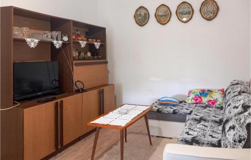 Donji Zagon House | Lovely Home In Donji Zagon With Wifi