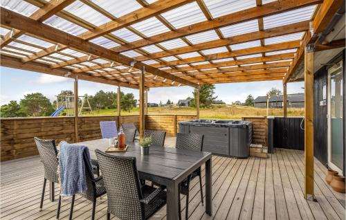 Egsmark Strand House | Lovely Home In Ebeltoft With Sauna