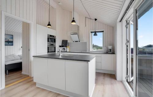 Egsmark Strand House | Lovely Home In Ebeltoft With Sauna