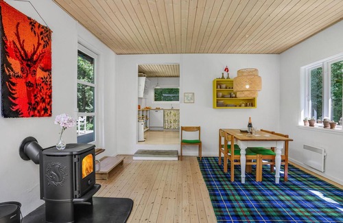 Hoeve Strand House | Lovely home in Fårevejle with kitchen