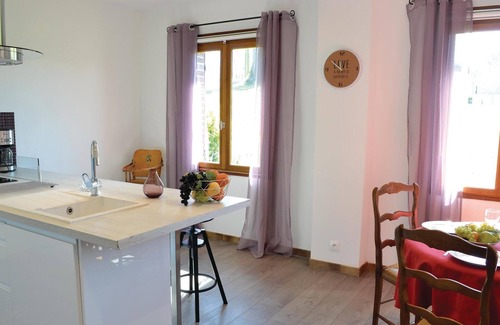 Frise House | Lovely home in Frise with WiFi