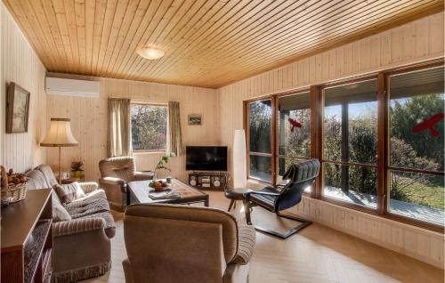 Reersø House | Lovely Home In Gørlev With Kitchen