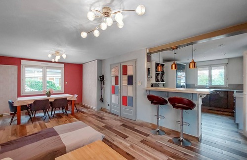 Geispolsheim House | Lovely home in Geispolsheim with WiFi