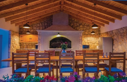 Prolozac House | Lovely home in Glavina Donja with WiFi