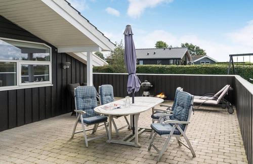 Flovt Strand House | Lovely home in Haderslev with sauna