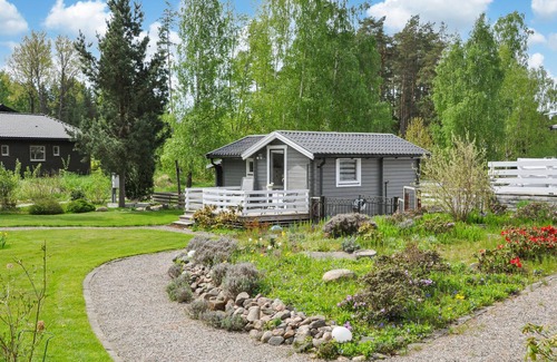 Hammaro House | Lovely home in Hammarö with lake view
